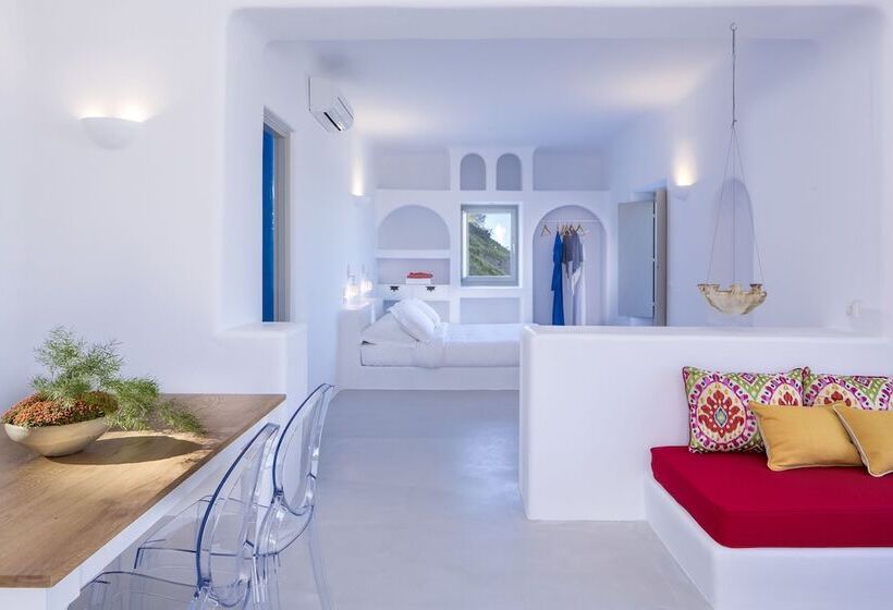 سوییت اجرایی, Skyfall Suites  Adults Only