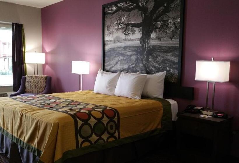 מיטת קינג בסוויטה, Super 8 By Wyndham Carrizo Springs