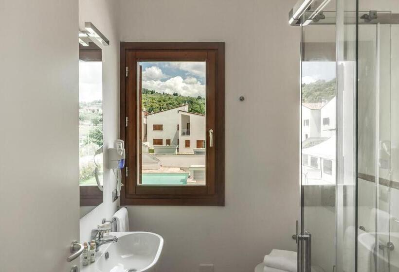 Номер Deluxe, The Florence Hills Resort & Wellness