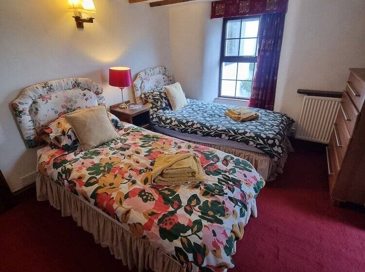 غرفة قياسية, The West Country Inn