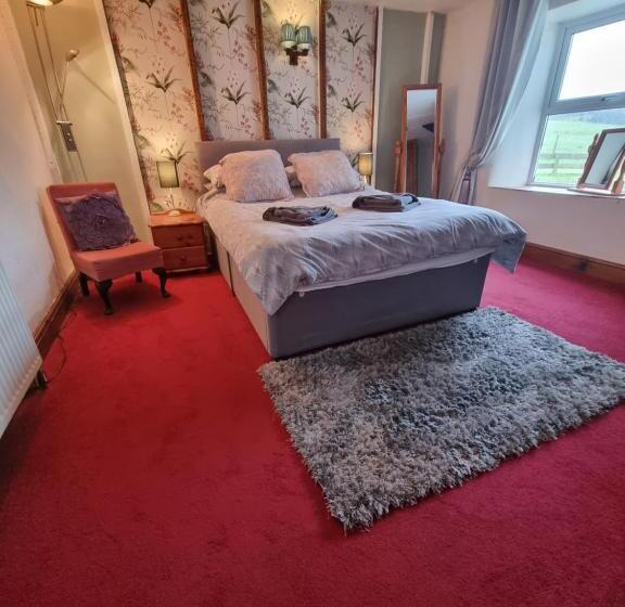 Номер Стандарт, The West Country Inn
