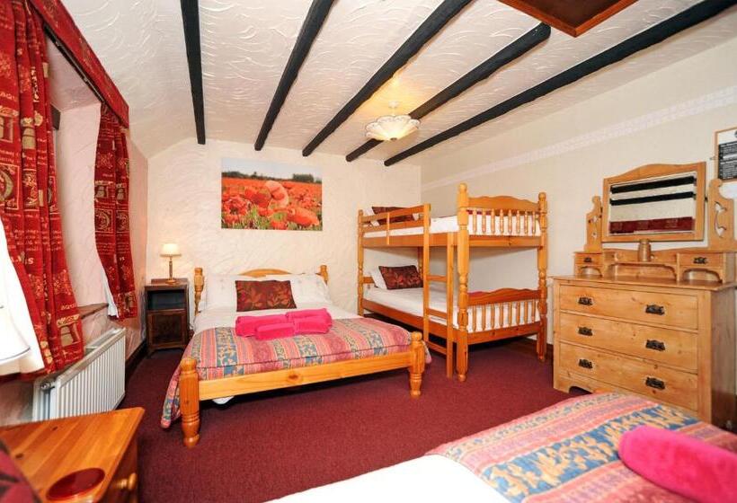 غرفة عائلية, The West Country Inn