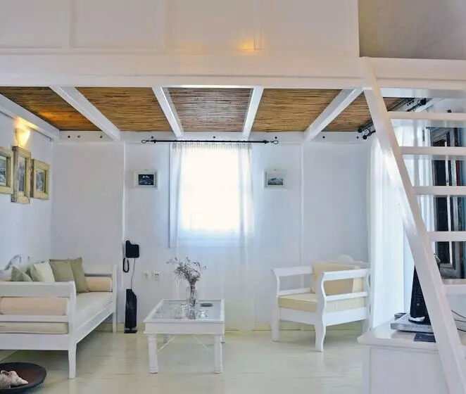 سوئیت خانواده 2 خوابه, Tholaria Boutique