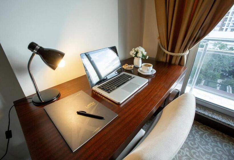 غرفة قياسية ثلاثية, Lavin Hotel & Spa