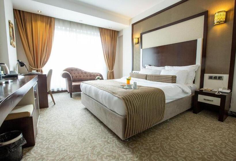 اتاق استاندارد سه نفره, Lavin Hotel & Spa