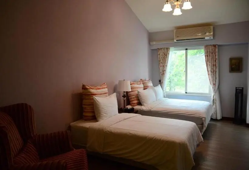 اتاق استاندارد سه نفره, Champs Elysees Guesthouse