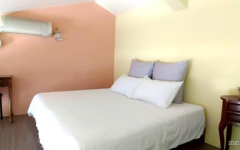 اتاق خانوادگی, Champs Elysees Guesthouse