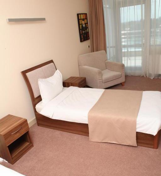 اتاق استاندارد یک نفره, Arena Hotel Kur