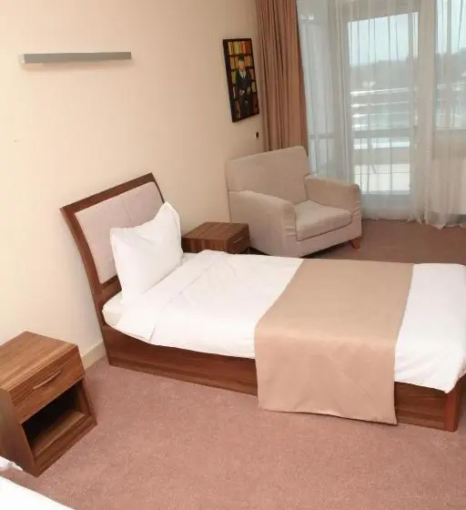 اتاق استاندارد یک نفره, Arena Hotel Kur