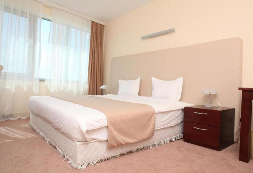 سوییت جونیور, Arena Hotel Kur