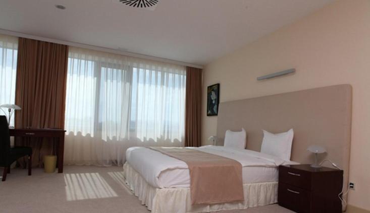 سوئیت با بالکن, Arena Hotel Kur