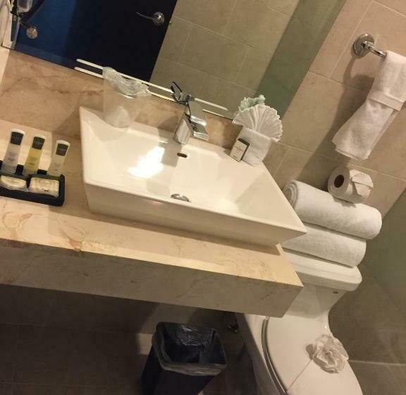 デラックスルーム, Roazi