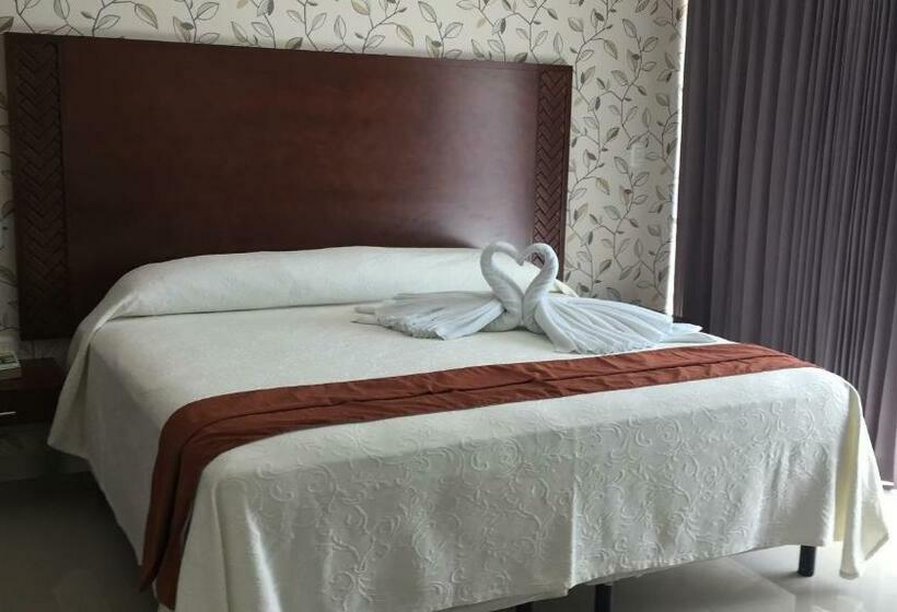 キングサイズベッドのデラックスルーム, Roazi