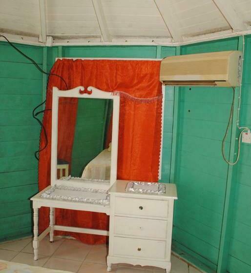 بانگلوی استاندارد, Bluefields On The Bay