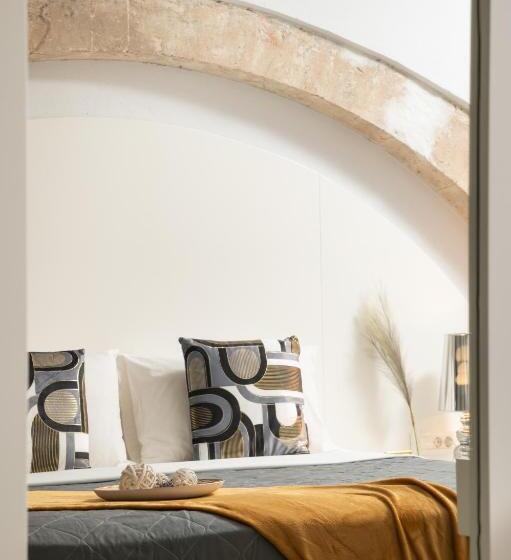 غرفة قياسية, Elia Portou Rooms