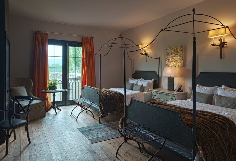 חדר סופריור, Domestique