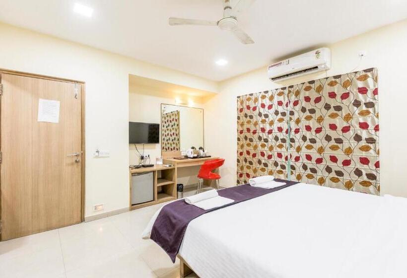 اتاق لوکس خانوادگی, Lynq Cico