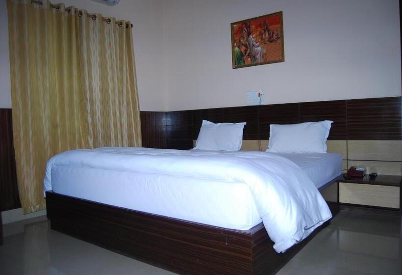 行政房间, Om International