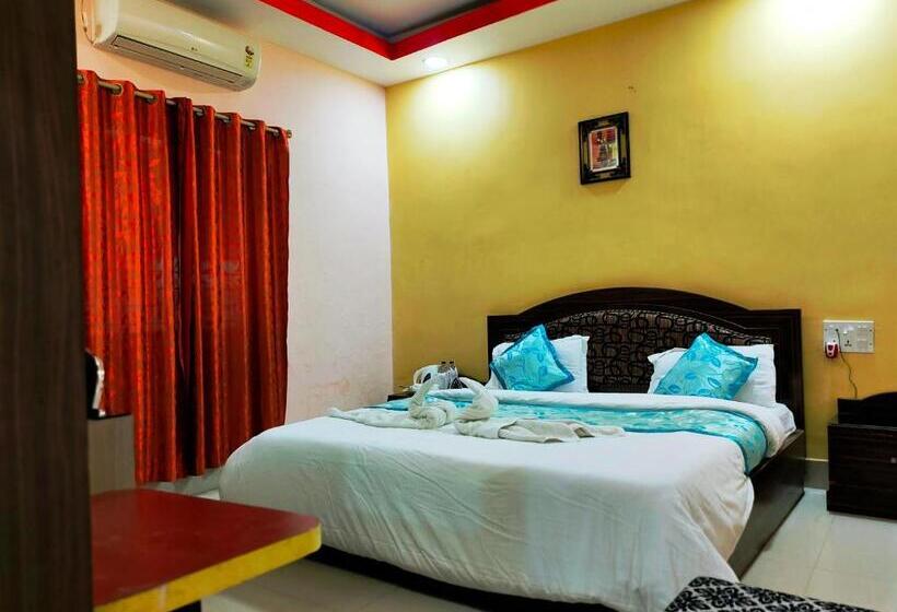 高级大房间, Om International