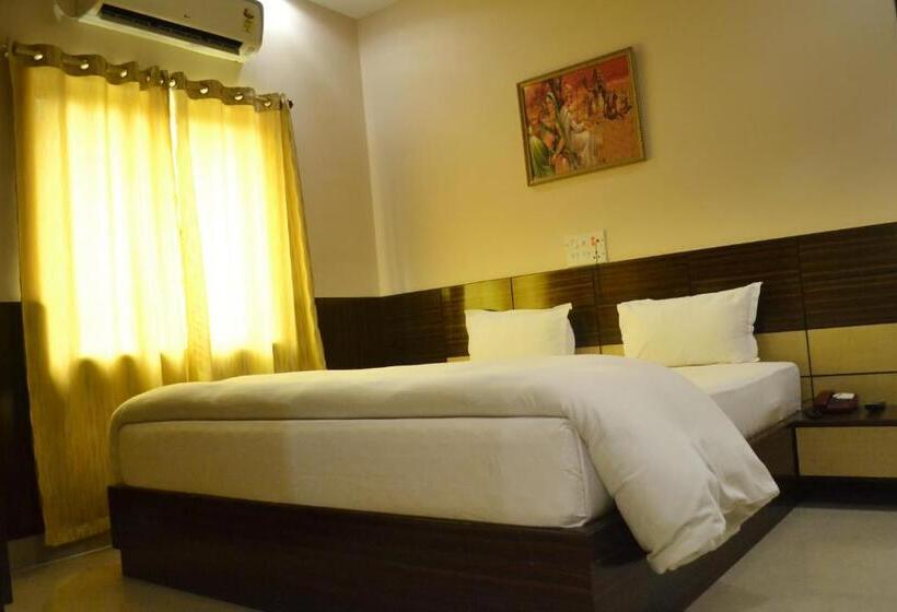 套房, Om International