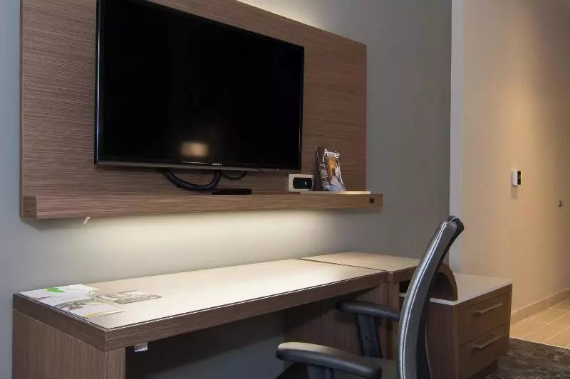 キングサイズベッドのスタンダードルーム, Courtyard By Marriott Raleigh Durham Airport/brier Creek