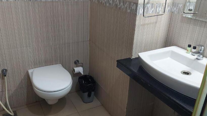 اتاق اجرایی با چشمانداز دریا, Srm