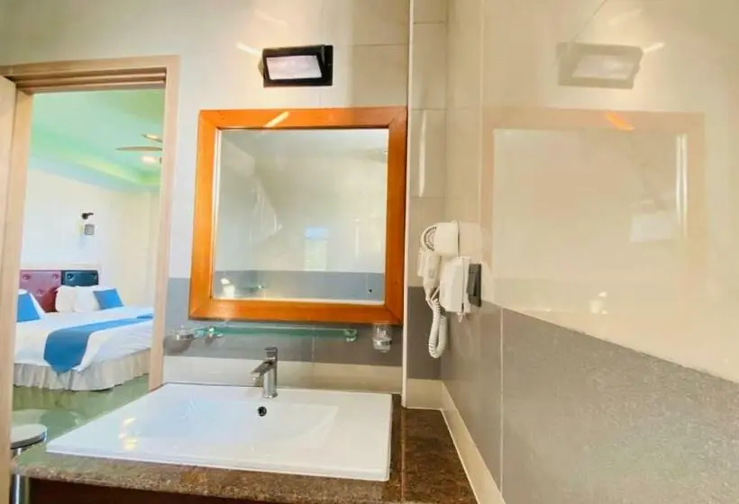 اتاق لوکس با بالکن, Alimas Holiday Retreat Maldives