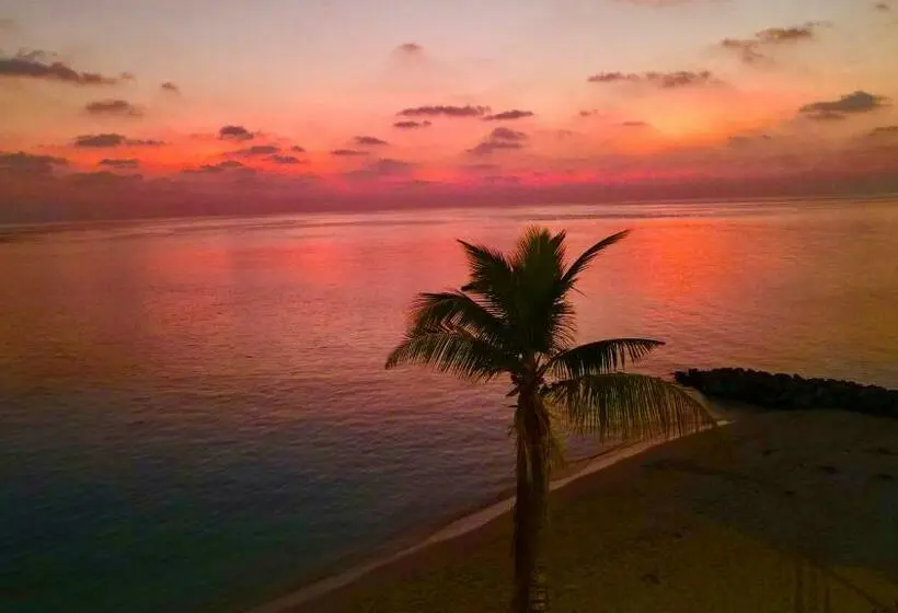 اتاق استاندارد با بالکن و چشم‌انداز دریا, Alimas Holiday Retreat Maldives