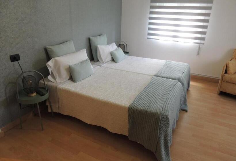 חדר דלוקס לשלושה, Casa Belón