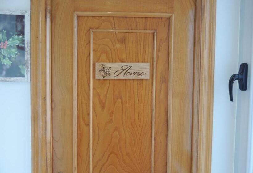 חדר קומפורט לשלושה, Casa Belón