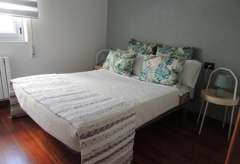 חדר קומפורט לשלושה, Casa Belón