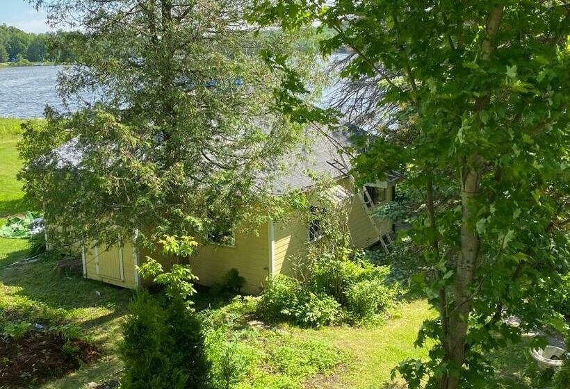 شاليه غرفة نوم واحدة, Kenney Rideau