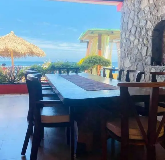 Villa 1 Makuuhuone, Treasure By The Sea Resort   Happy Hill