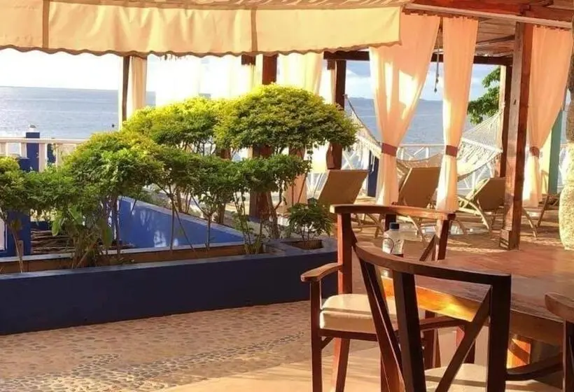 Villa 1 Makuuhuone, Treasure By The Sea Resort   Happy Hill