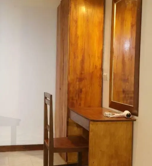 اتاق خانوادگی با چشم‌انداز دریا, Masfalhi View Inn