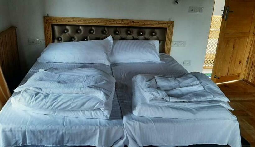 غرفة قياسية مطلة على الجبل, Himalayan Regal House