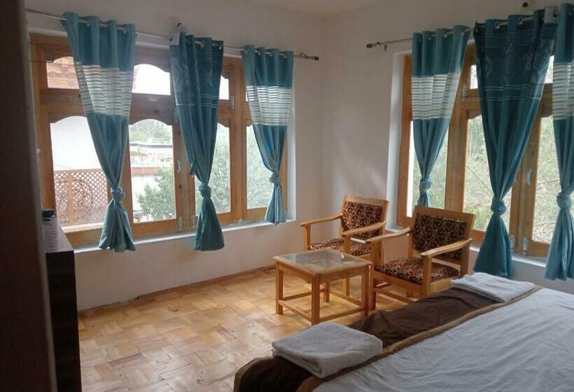 غرفة قياسية مطلة على الجبل, Himalayan Regal House