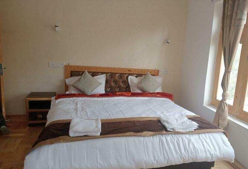 غرفة قياسية مطلة على الجبل, Himalayan Regal House