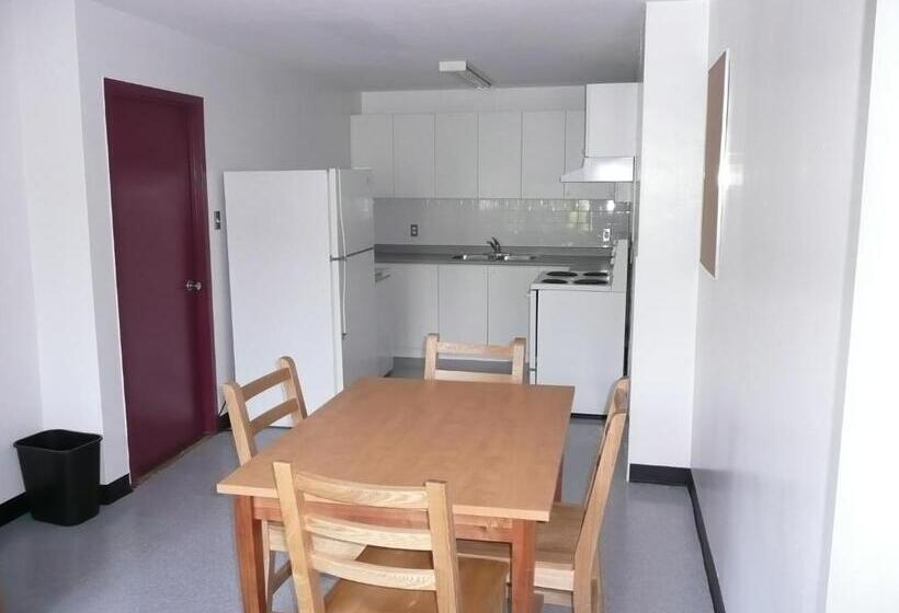 스탠다드 싱글 룸 공동욕실, Neill Wycik