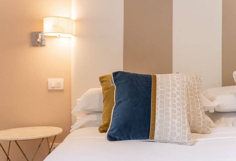 اتاق لوکس, Pley Cagliari Boutique Suites