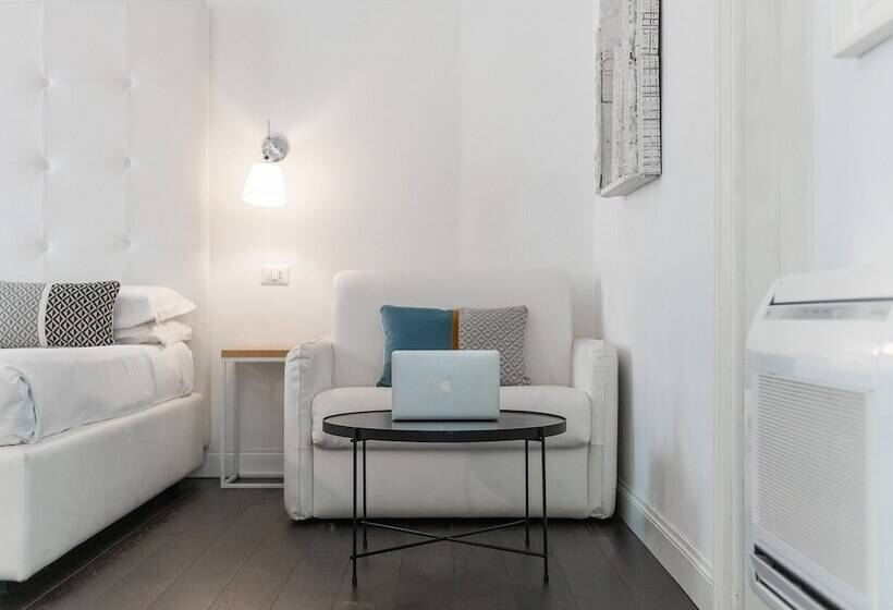 سوییت جونیور, Pley Cagliari Boutique Suites