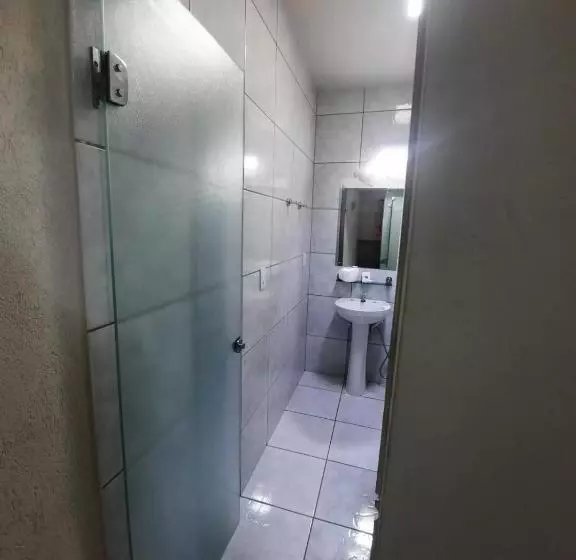 Economy Yhden Hengen Huone, 50+ Hotel Flat