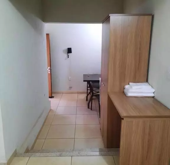 Economy Yhden Hengen Huone, 50+ Hotel Flat