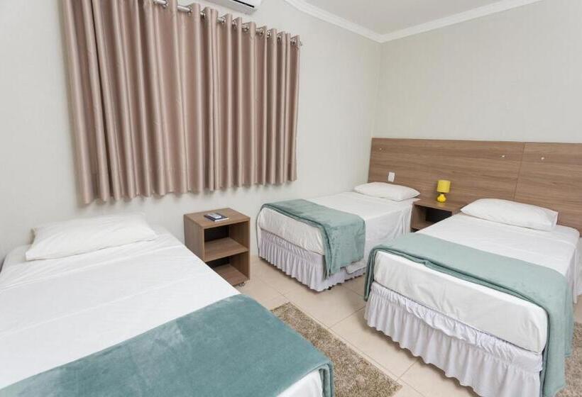 豪华三人间, 50+ Hotel Flat