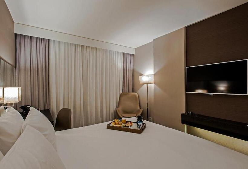 اتاق لوکس, Atlantico Prime