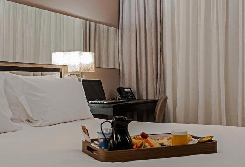 اتاق لوکس, Atlantico Prime