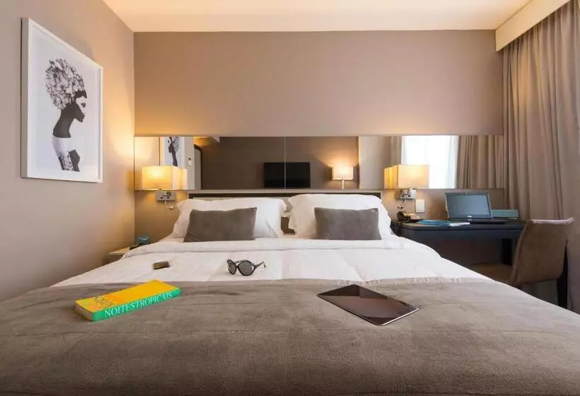 Deluxe Room King Size Bed