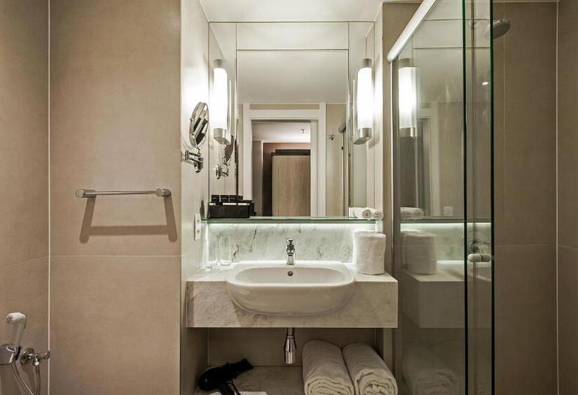 اتاق استاندارد برای معلولان, Atlantico Prime