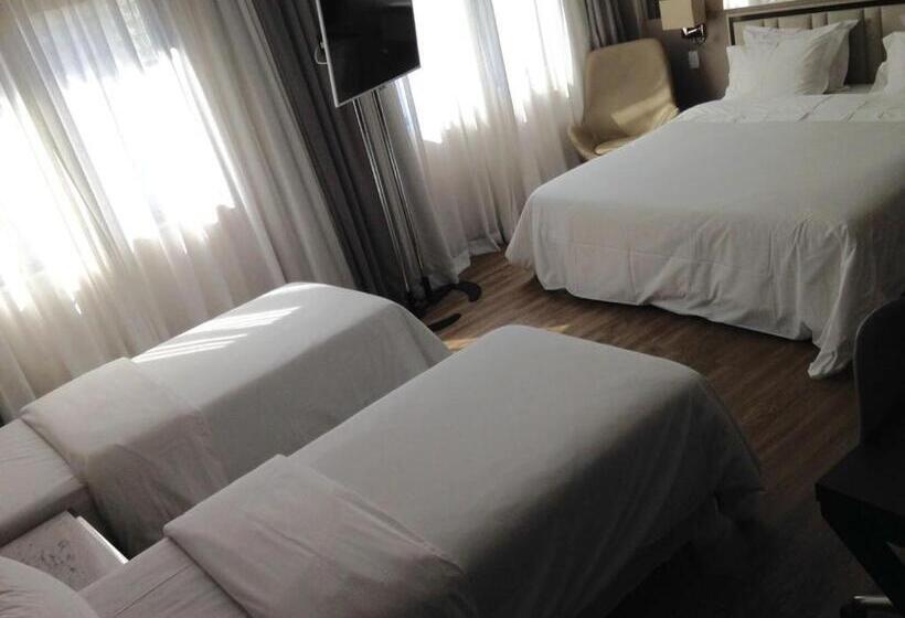 اتاق لوکس خانوادگی, Atlantico Prime