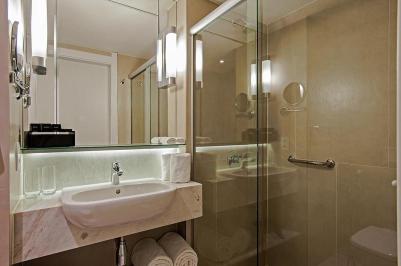 اتاق لوکس, Atlantico Prime